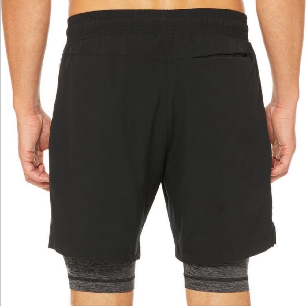 ALO Yoga Men's Black unity shorts - Picture 7 of 15